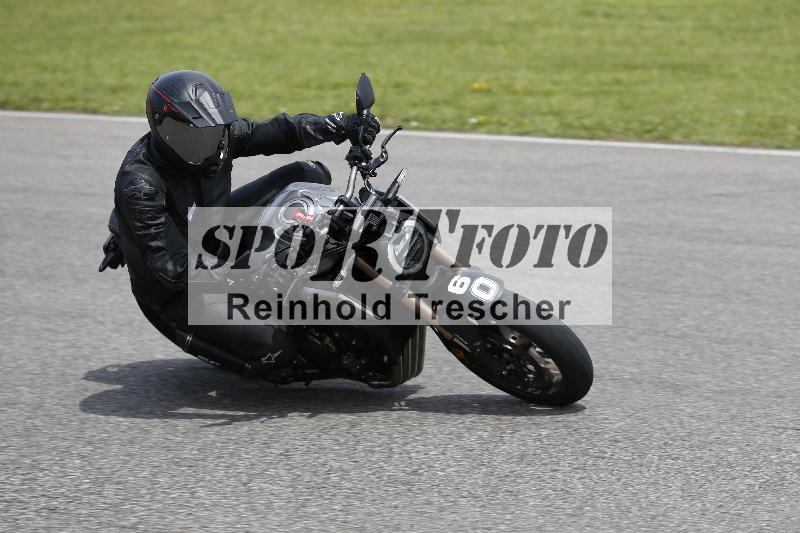 /Archiv-2024/29 12.06.2024 MOTO.CH Track Day ADR/Gruppe blau/60